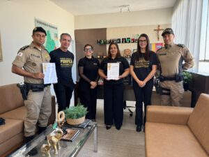 Leia mais sobre o artigo Associação Todos Contra a Pedofilia encerra Campanha 2026 com entrega simbólica à AFAS e homenagem como Entidade Amiga da Infância