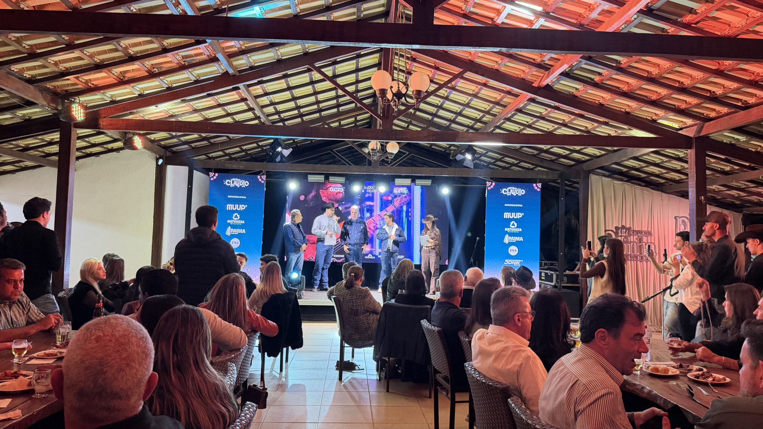 No momento, você está visualizando 52ª ExpoCláudio 2026 é lançada oficialmente em noite de celebração, integração e grandes expectativas
